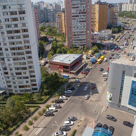 Apartment In 2 Min From Poznyaky Metro Station Kiew Exterior foto