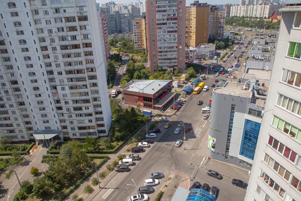 Apartment In 2 Min From Poznyaky Metro Station Kiew Exterior foto