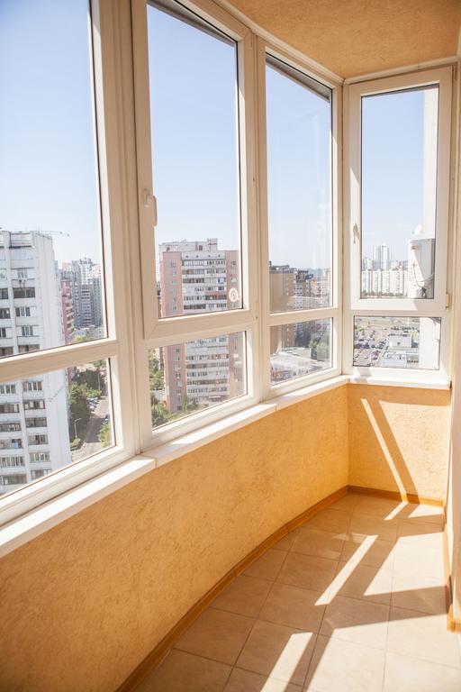 Apartment In 2 Min From Poznyaky Metro Station Kiew Exterior foto