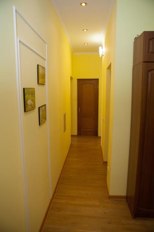 Apartment In 2 Min From Poznyaky Metro Station Kiew Exterior foto